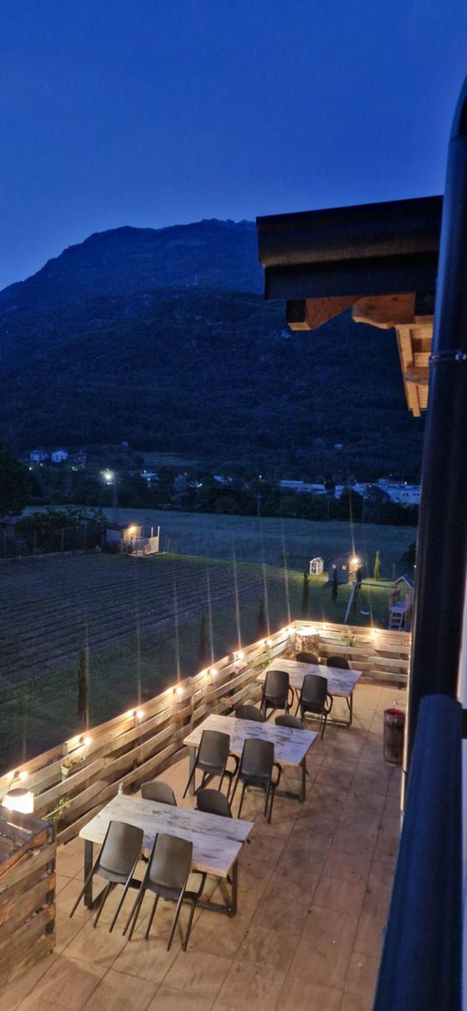 Azienda Agricola Agriturismo I Sei Petali Capo di Ponte Ngoại thất bức ảnh
